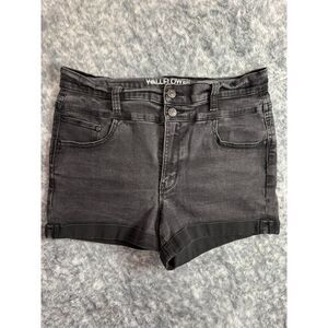 Wallflower Shorts size 13
